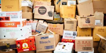 חבילות מסין, צילום: chuttersnap